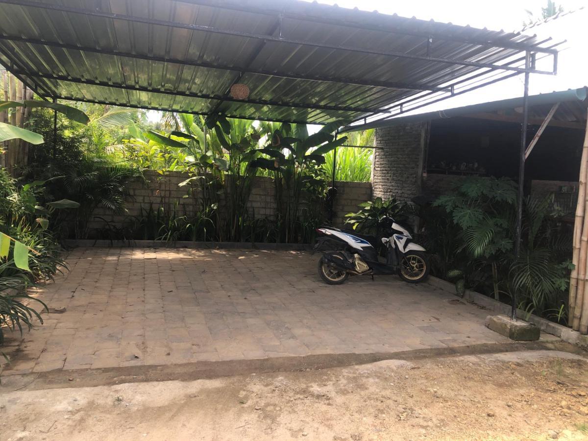 Tropical Sunday Bungalow - Surf And Stay Selong Belanak Exterior photo