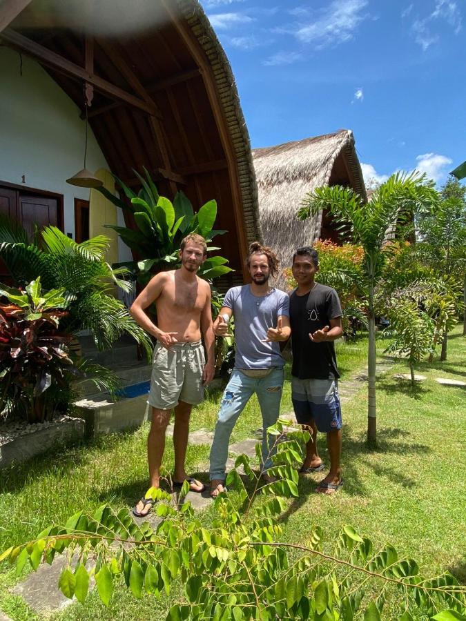 Tropical Sunday Bungalow - Surf And Stay Selong Belanak Exterior photo